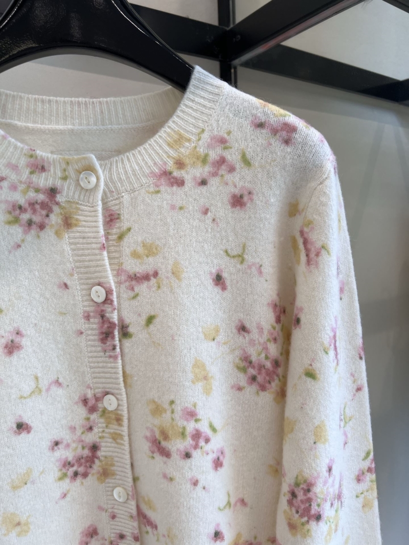 Pra*a sweaters